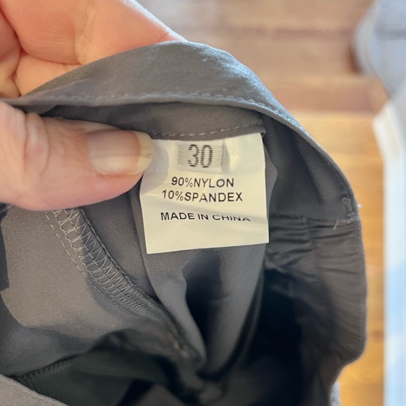NWOT Grey capris size 30 - Picture 2 of 7